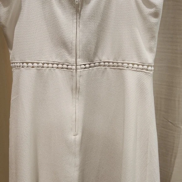 White with floral applications summer or homecoming dress. Size 1/2 - Picture 6 of 16